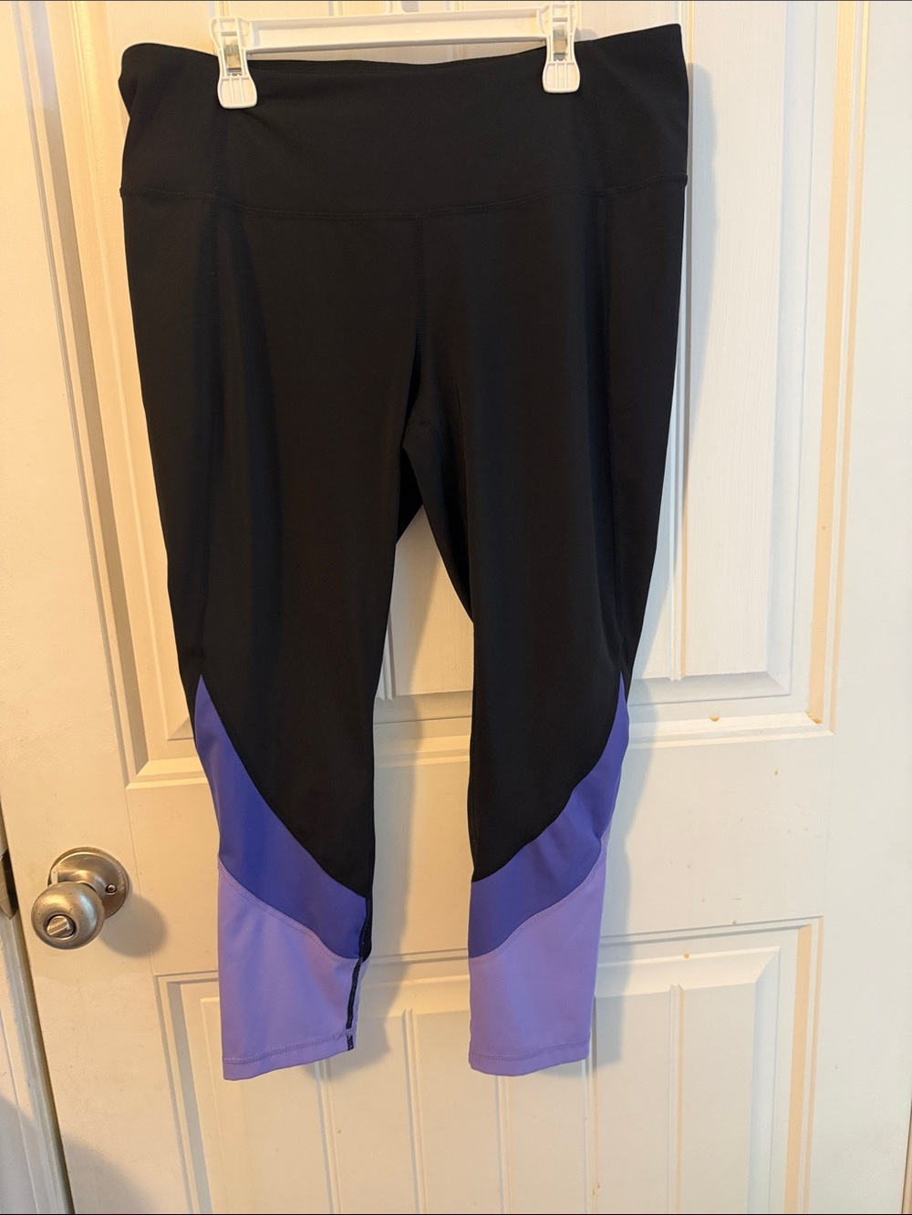 Tangerine brand Black and Purple Athletic Capri leggings workout